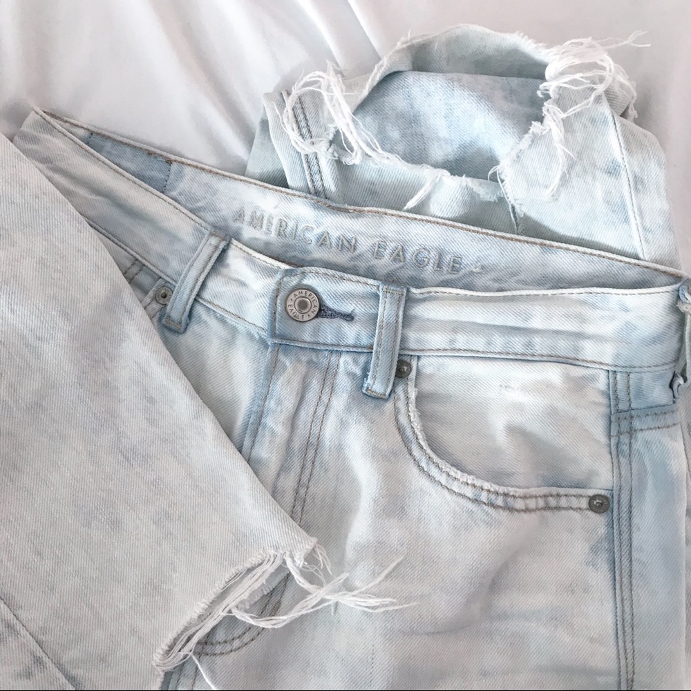 american eagle (AEO)  mom jeans